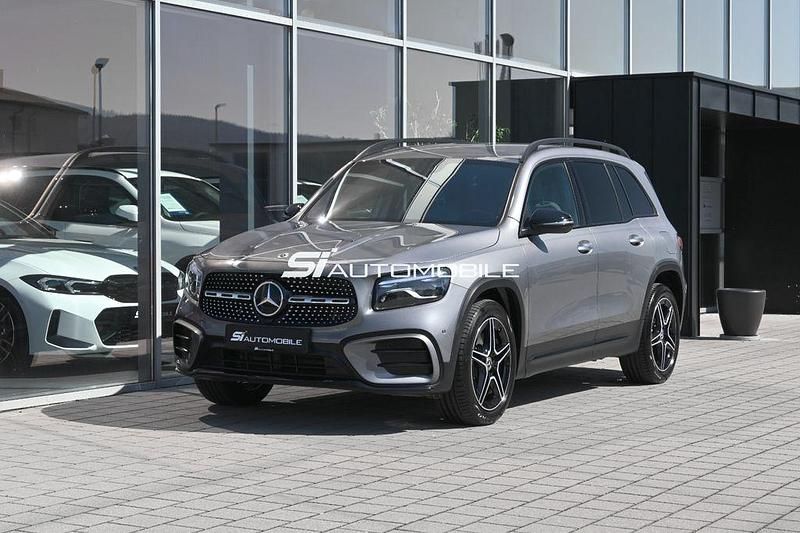 Mountaingrau Gebraucht 2024 Mercedes GLB220 AMG line Plus SUV | 47.950 € (Fairer Preis) - Bild 1/4