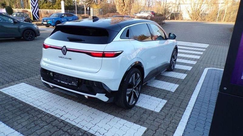 Gebraucht Renault Megane E-Tech Iconic 160 kW (218 PS) 2022 Weiß Limousine