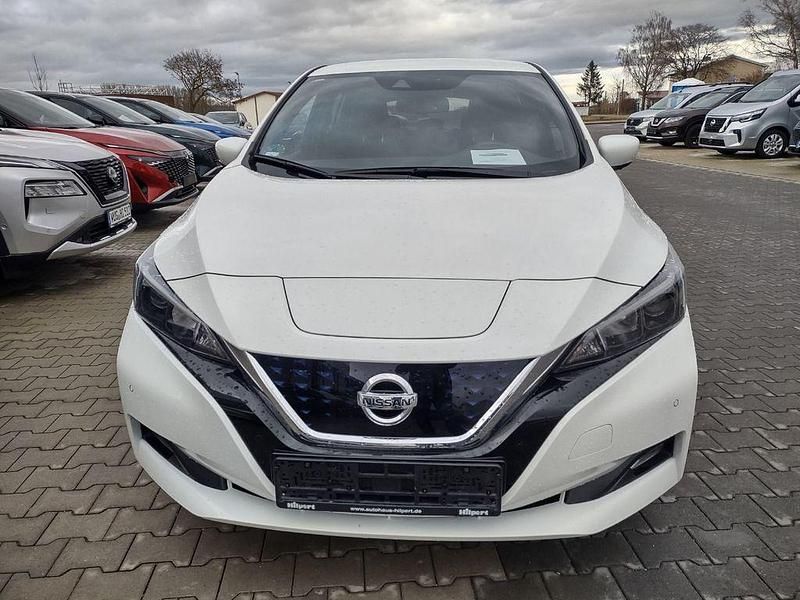 Gebraucht Nissan Leaf N-Connecta 110 kW (150 PS) 2021 326 white Kleinwagen