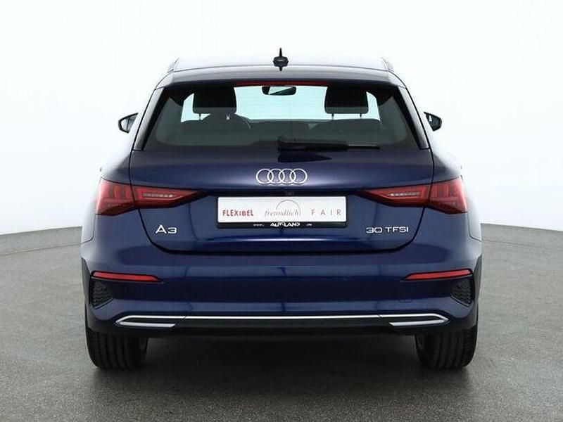 Gebraucht Audi A3 Ambiente 110 PS (80 kW) 2021 Andere Limousine