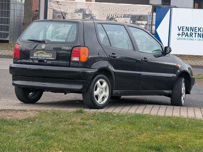 Gebraucht VW Polo Comfortline 50 PS (36 kW) 1997 Schwarz Kleinwagen