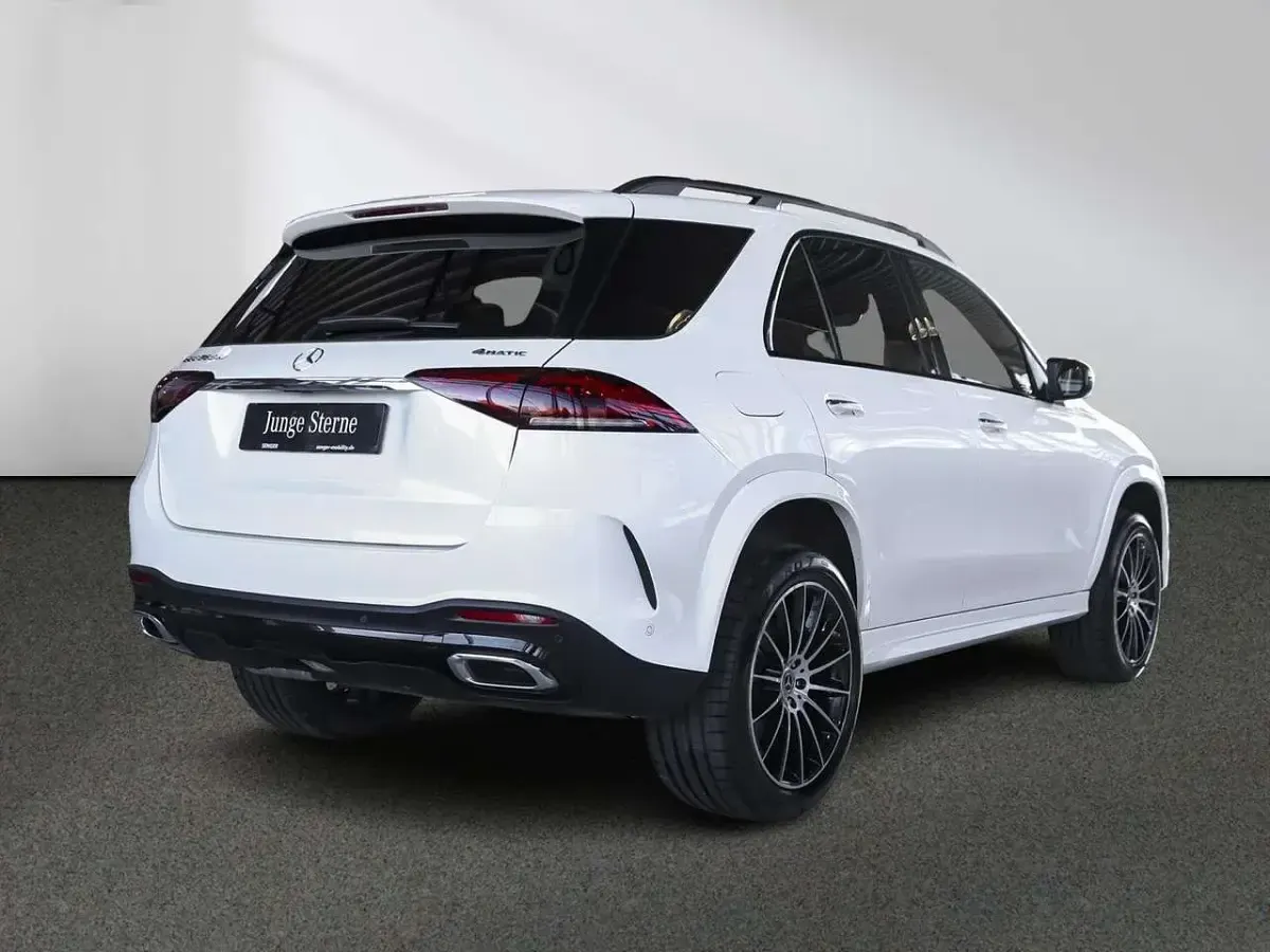 Gebraucht Mercedes GLE350 AMG 194 PS (142 kW) 2023 Manufaktur diamantweiß bright SUV