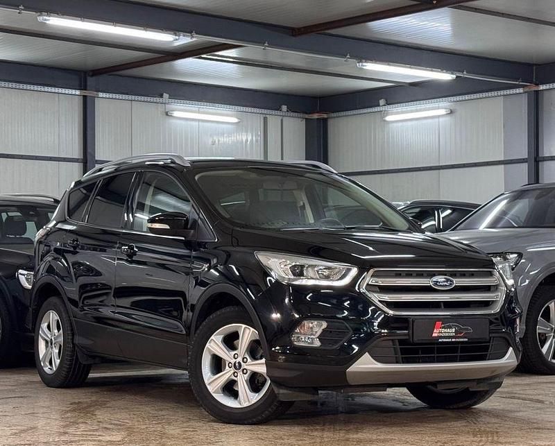 Schwarz Gebraucht 2017 Ford Kuga Cool & Connect SUV | 11.890 € (Superpreis) - Bild 1/4