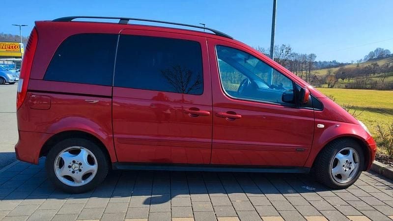 Rot Gebraucht 2004 Mercedes Vaneo Van / Kleinbus | 4.900 € (Fairer Preis) - Bild 1/4