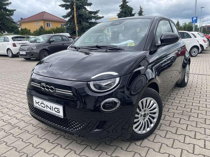 Schwarz Gebraucht 2022 Fiat 500e Kleinwagen | 23.999 € (Teuer) - Bild 1/4