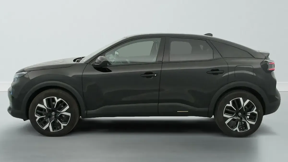 Gebraucht Citroën C4 136 PS (100 kW) 2025 Schwarz (noir perla nera) SUV