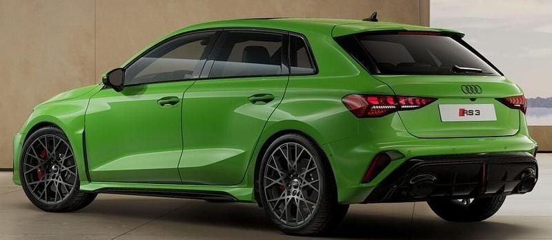 Neu Audi RS3 Ambiente 400 PS (294 kW) 2026 Kyalamigrün Limousine