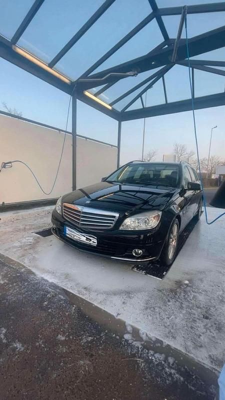 Gebraucht Mercedes C200 177 PS (130 kW) 2011 Schwarz Kombi