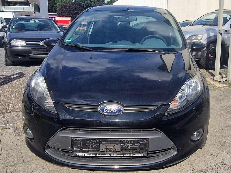 Gebraucht Ford Fiesta Trend 82 PS (60 kW) 2011 Schwarz Kleinwagen