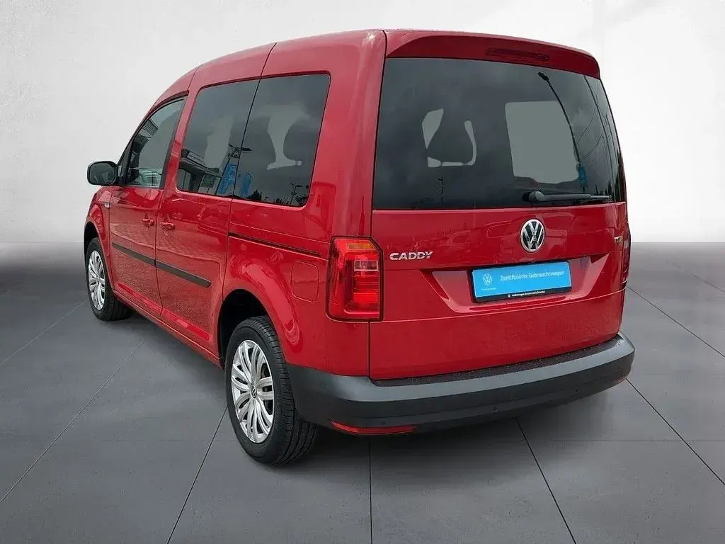 Gebraucht VW Caddy Trendline 125 PS (91 kW) 2016 Rot Van / Kleinbus