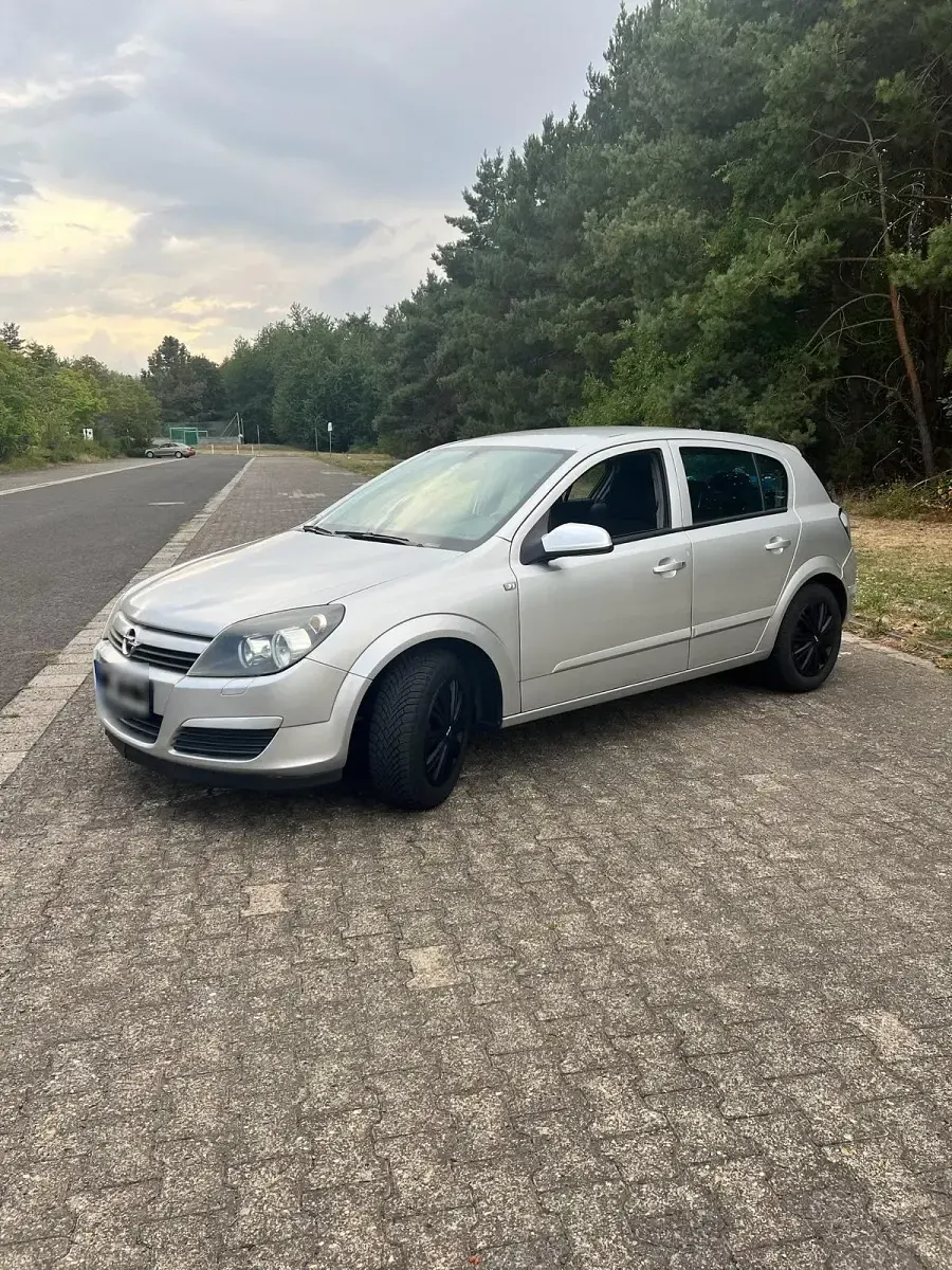 Gebraucht Opel Astra 105 PS (77 kW) 2005 Grau Limousine