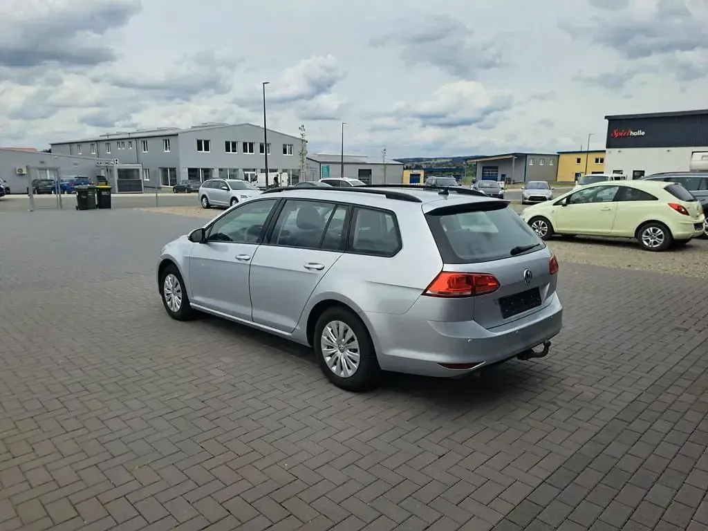 Gebraucht VW Golf VII Trendline 110 PS (80 kW) 2016 Silber Kombi