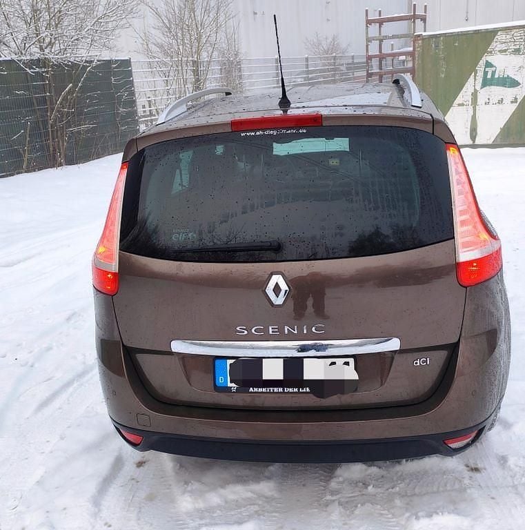 Gebraucht Renault Grand Scénic III Bose Edition 131 PS (96 kW) 2015 Braun Van / Kleinbus