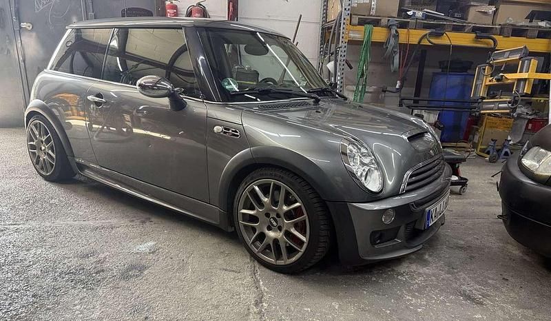 Grau Gebraucht 2002 Mini Cooper S Kleinwagen | 9.800 € - Bild 1/4