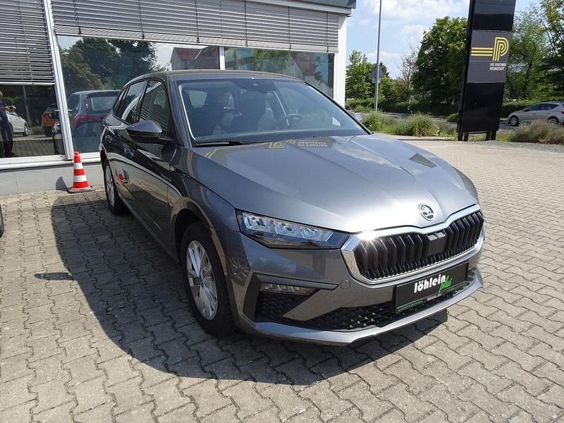 Grau Gebraucht 2024 Skoda Scala Selection Kleinwagen | 19.190 € (Guter Preis) - Bild 1/4