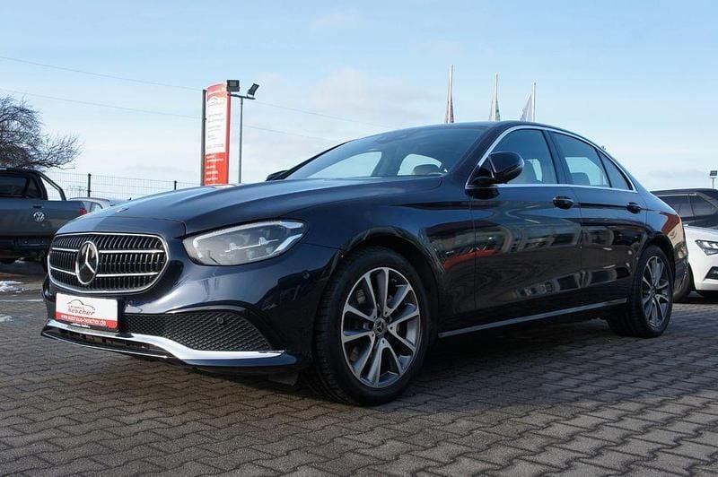Gebraucht Mercedes E220 200 PS (147 kW) 2023 Nautikblau (metallic) Limousine