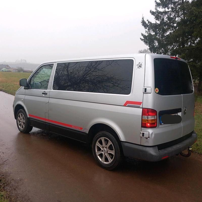 Gebraucht VW Caravelle 131 PS (96 kW) 2006 Silber Van / Kleinbus