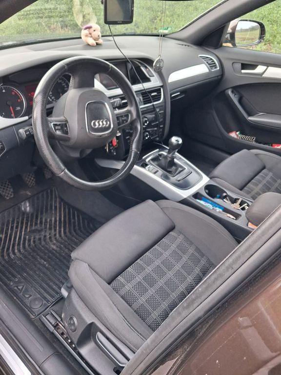 Gebraucht Audi A4 Ambiente 163 PS (119 kW) 2012 Braun Kombi