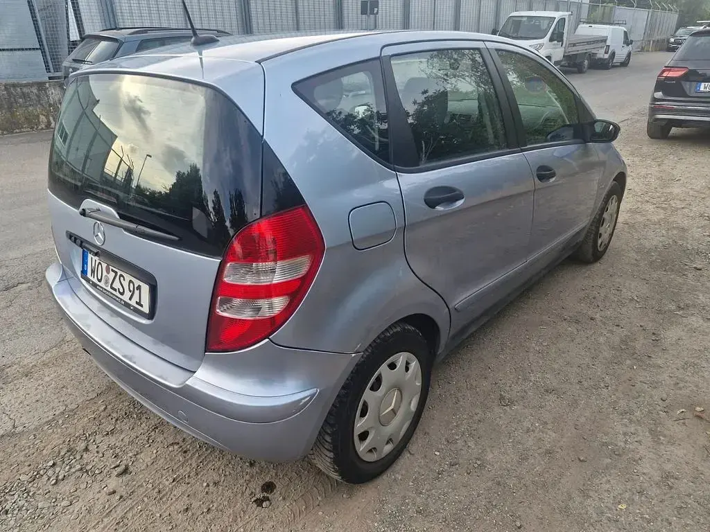 Gebraucht Mercedes A150 Classic 95 PS (69 kW) 2006 Silber Van / Kleinbus