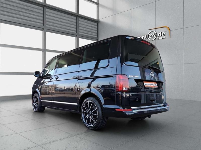 Gebraucht VW Multivan Highline 204 PS (150 kW) 2021 Deep black perleffekt Van