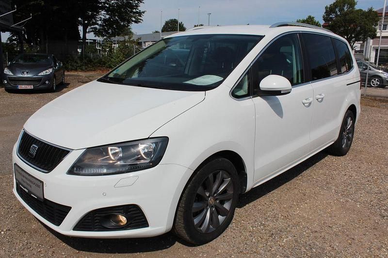 Weiß Gebraucht 2015 Seat Alhambra I-Tech Van / Kleinbus | 17.395 € (Guter Preis) - Bild 1/4