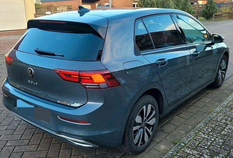 Gebraucht VW Golf VIII Move 131 PS (96 kW) 2024 Grau Limousine