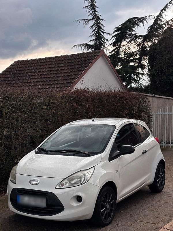 Gebraucht Ford Ka 69 PS (50 kW) 2010 Weiß Kleinwagen