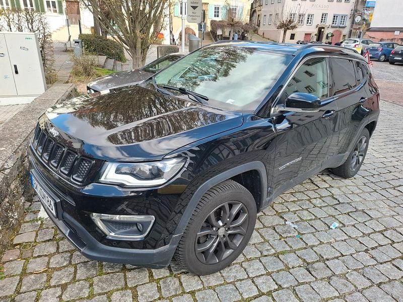 Gebraucht Jeep Compass Limited 170 PS (125 kW) 2018 Schwarz SUV
