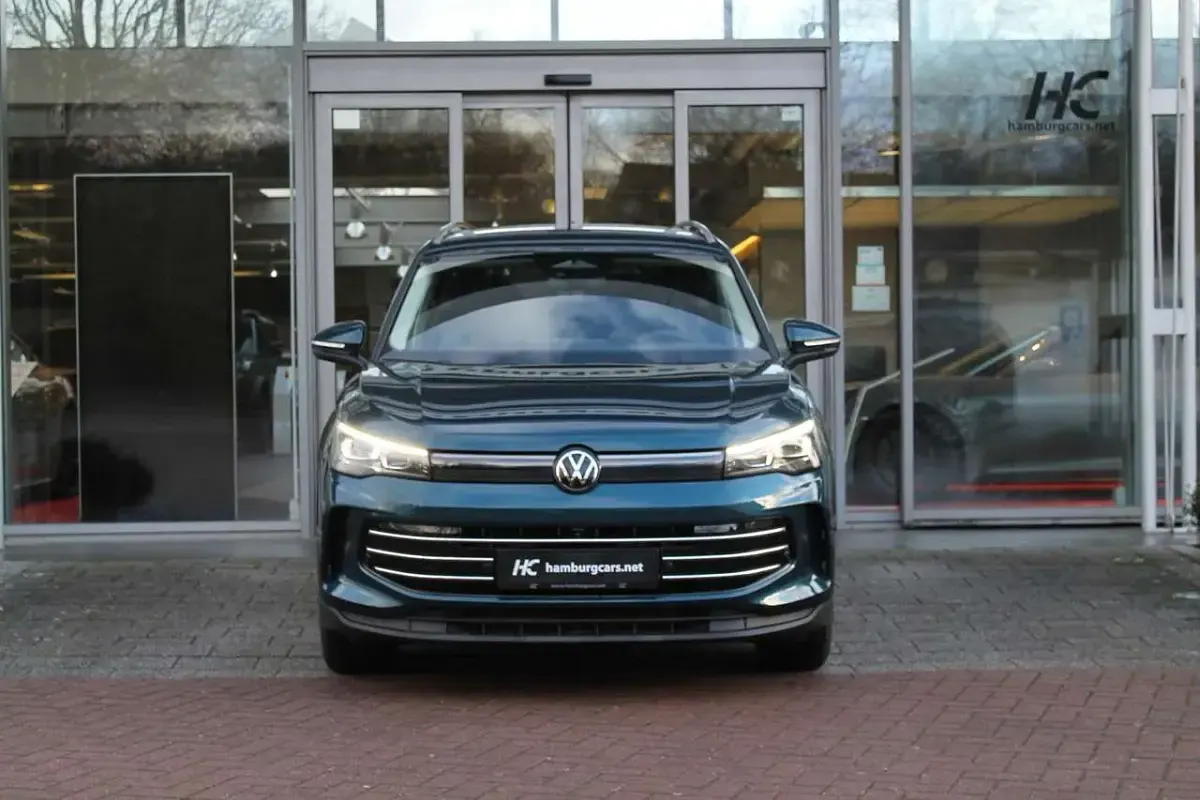 Neu VW Tiguan Elegance 150 PS (110 kW) 2026 Nightshade blue metallic SUV