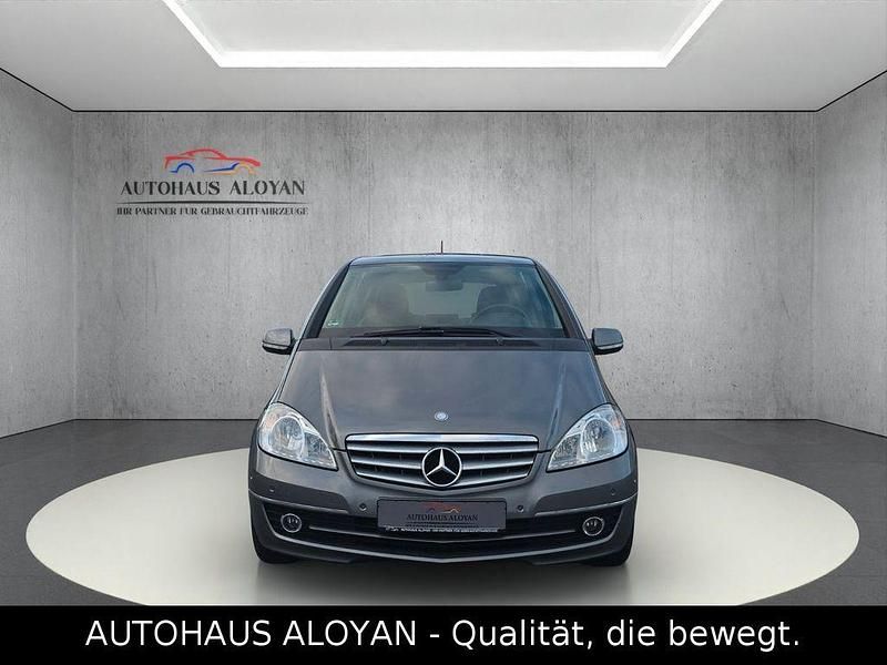 Gebraucht Mercedes A180 109 PS (80 kW) 2010 Grau Limousine