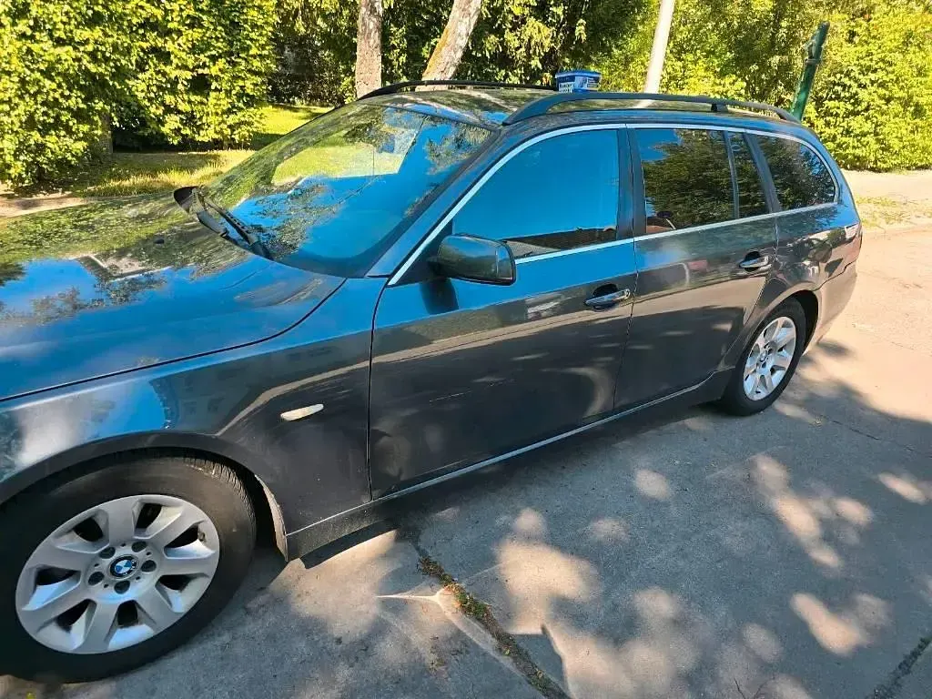 Gebraucht BMW 520 177 PS (130 kW) 2008 Grau Kombi