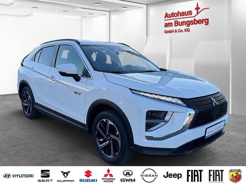 Używany Mitsubishi Eclipse Cross Basis 188 KM (138 kW) 2022 Biały SUV