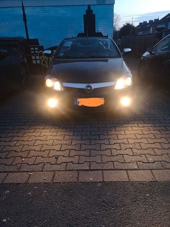 Schwarz Gebraucht 2005 Opel Tigra Cosmo Cabrio | 1.500 € (Superpreis) - Bild 1/4