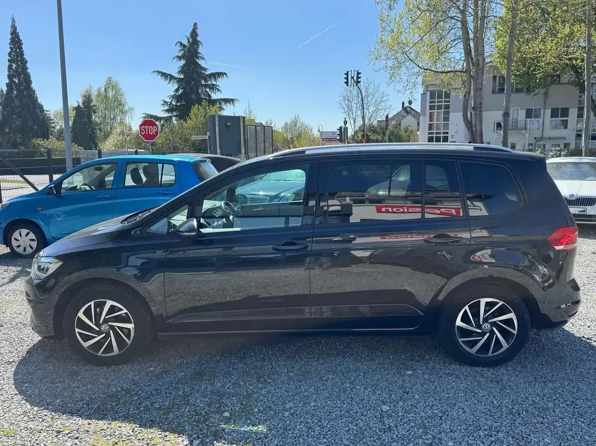 Gebraucht VW Touran Join 150 PS (110 kW) 2019 Deep black perleffekt Van / Kleinbus