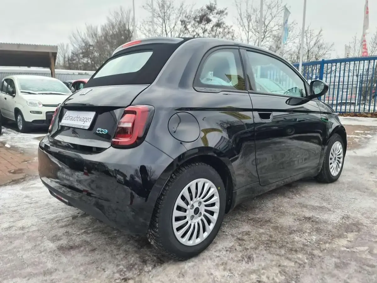 Gebraucht Fiat 500e 86 kW (118 PS) 2023 Onyxschwarz Cabrio