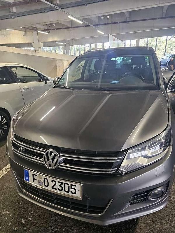Grau Gebraucht 2014 VW Tiguan R-line SUV | 13.999 € (Fairer Preis) - Bild 1/4