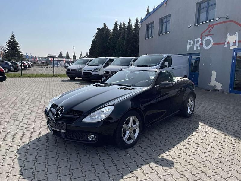 Gebraucht Mercedes SLK300 AMG 231 PS (169 kW) 2010 Schwarz  unilack Cabrio