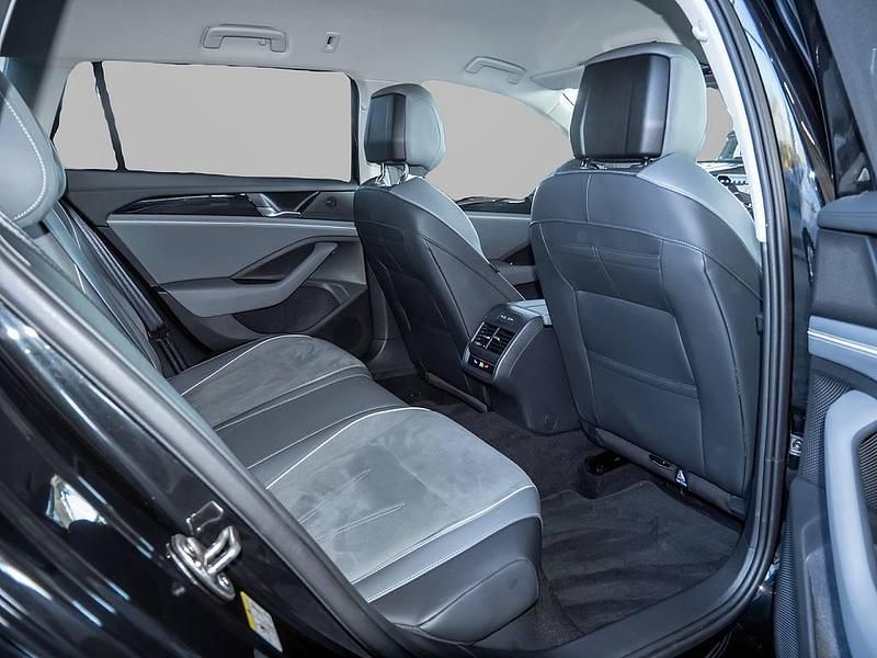 Usata VW Passat 150 CV (110 kW) 2025 Nero Station wagon