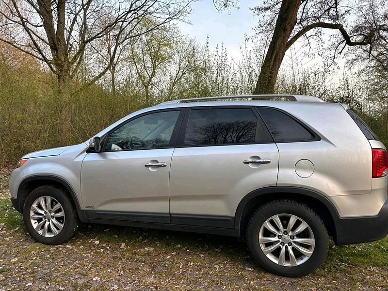 Gebraucht Kia Sorento 197 PS (144 kW) 2010 Silber SUV