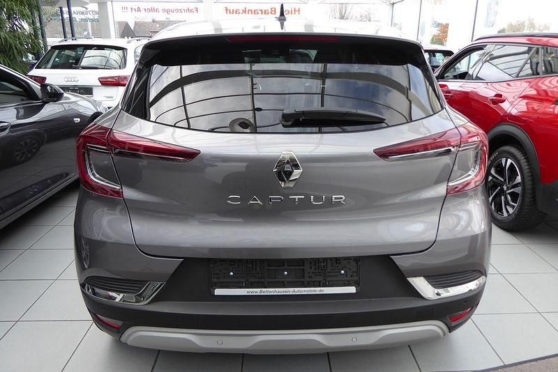 Gebraucht Renault Captur Techno 140 PS (102 kW) 2023 Grau SUV