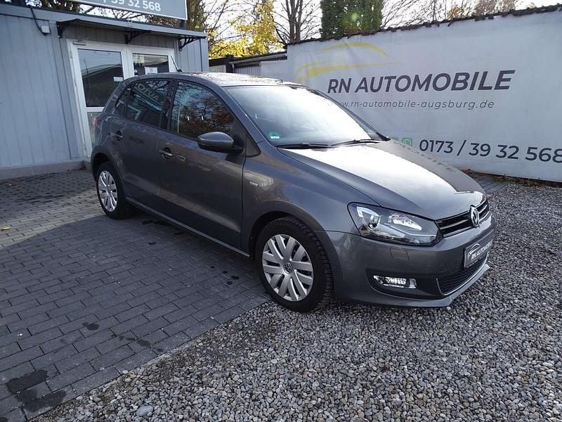 Grau Gebraucht 2013 VW Polo Life Kleinwagen | 12.750 € (Fairer Preis) - Bild 1/4