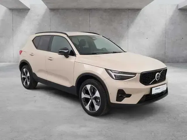Gebraucht Volvo XC40 120 PS (88 kW) 2025 SUV