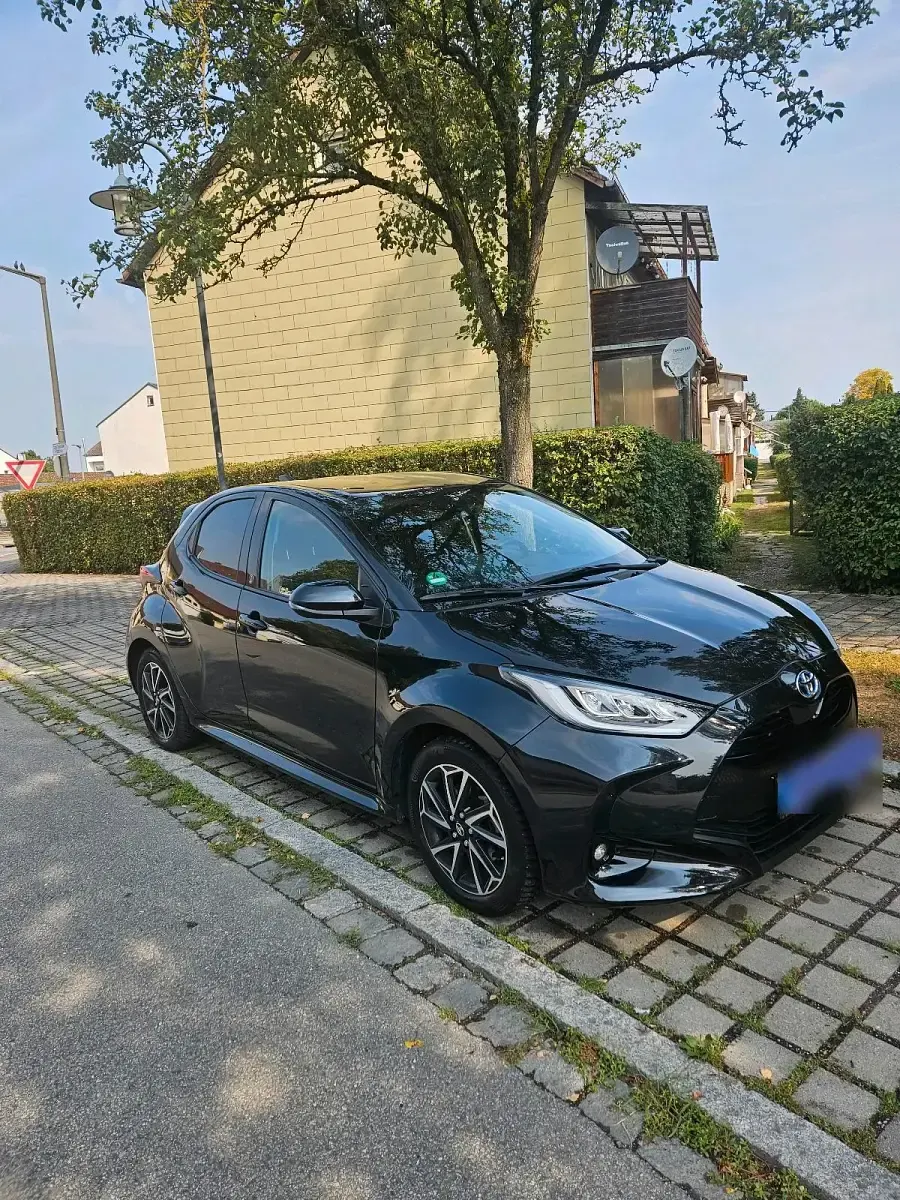 Gebraucht Toyota Yaris Team 116 PS (85 kW) 2023 Schwarz Kleinwagen