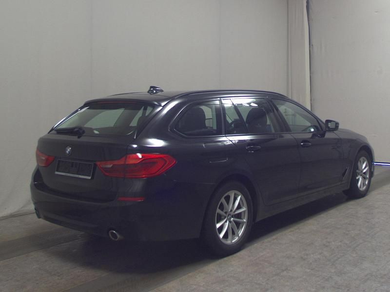 Gebraucht BMW 520 190 PS (139 kW) 2019 Schwarz Kombi