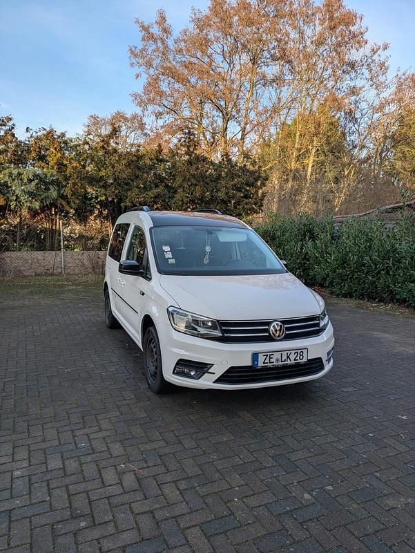 Weiß Gebraucht 2017 VW Caddy Edition Van / Kleinbus | 12.000 € (Fairer Preis) - Bild 1/4