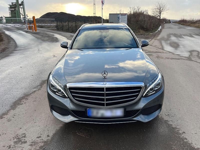 Grau Gebraucht 2016 Mercedes C220 Exclusive Kombi | 18.999 € (Fairer Preis) - Bild 1/4
