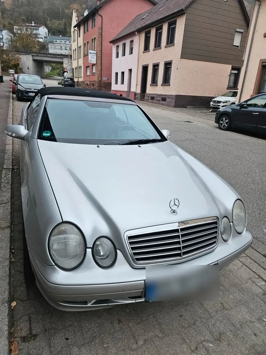 Gebraucht Mercedes CLK200 163 PS (119 kW) 2002 Silber Cabrio