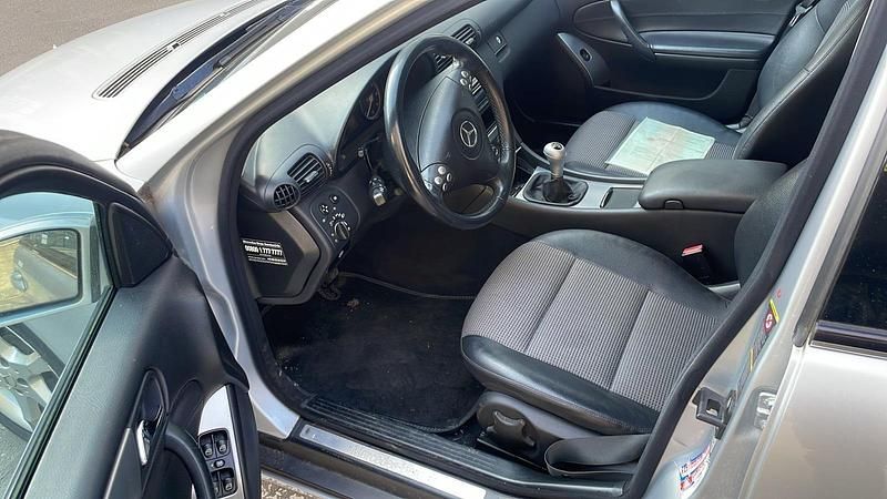 Gebraucht Mercedes C180 143 PS (105 kW) 2006 Silber Kombi