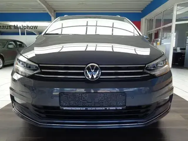 Gebraucht VW Touran Highline 150 PS (110 kW) 2021 Delfingrau metallic Van / Kleinbus