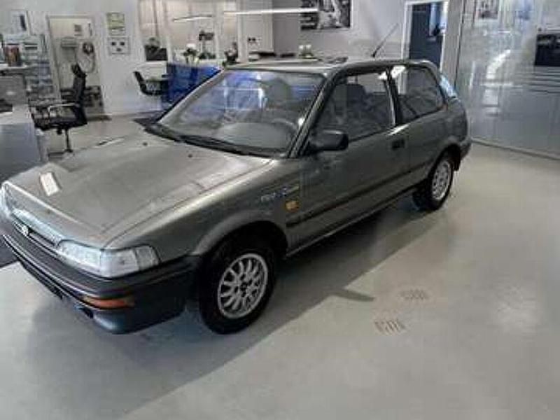 Gebraucht Toyota Corolla 75 PS (55 kW) 1992 Grau Kleinwagen